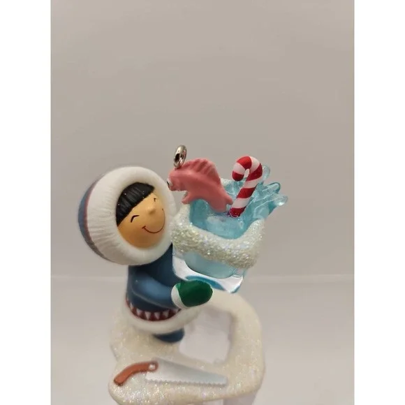 2015 Hallmark Frosty Friends Christmas Ornament  /  #36 In Series.  (422) - Picture 4 of 6